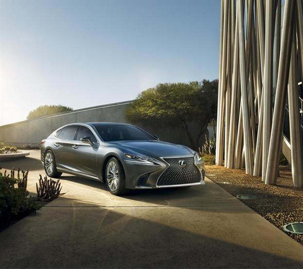 Lexusun amiral gemisi Cenevrede