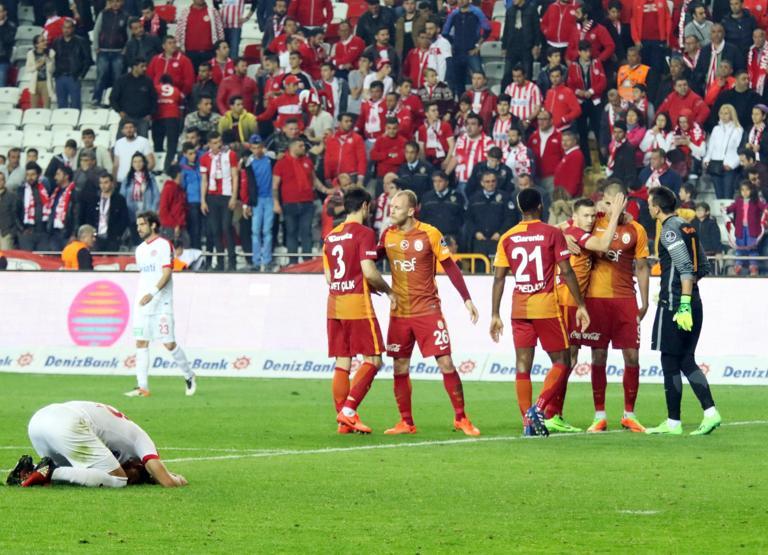 Nasuhi Sezgin: İstifa edemeyeceğiz maalesef