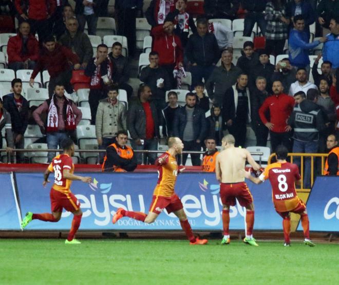 Nasuhi Sezgin: İstifa edemeyeceğiz maalesef