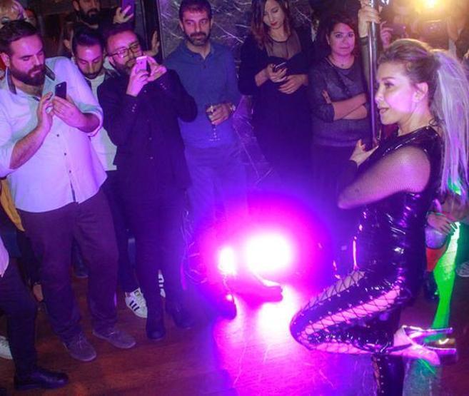Yonca Evcimik’in direk dansı olay yarattı