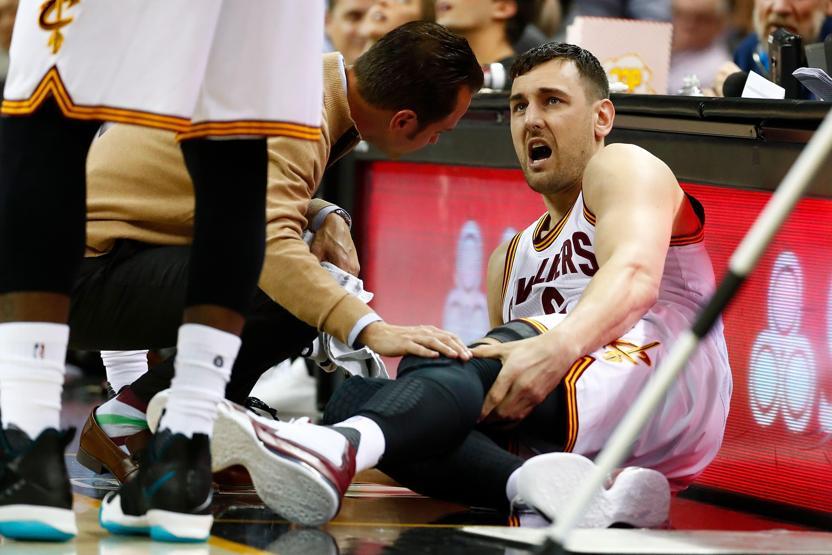 Andrew Bogut ilk maçında sezonu kapattı