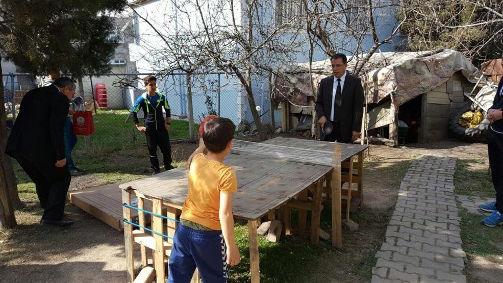 Masa tenisinde derece elde etti antrenman inşaat kalıbı tahtasında