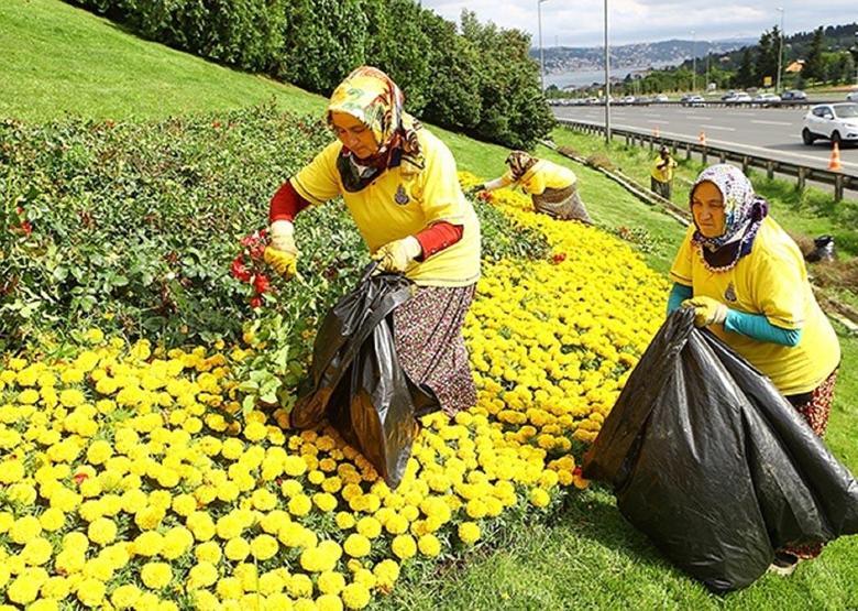 Kadınlar günde 4 saat 40 dakika fazla çalışıyor, 2.5 kat az kazanıyor