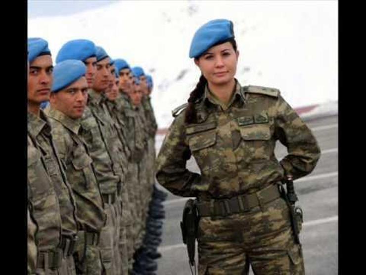 Kadınlar günde 4 saat 40 dakika fazla çalışıyor, 2.5 kat az kazanıyor
