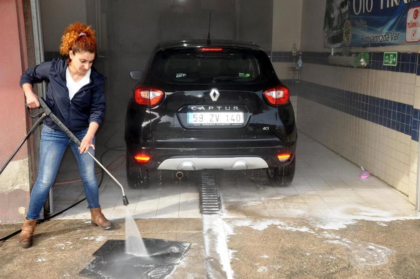 Tekirdağın kadın oto yıkamacıları