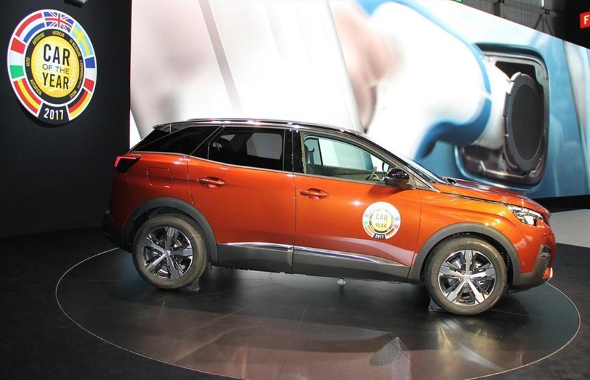 Cenevre Otomobil Fuarında Yılın Otomobili Peugeot 3008
