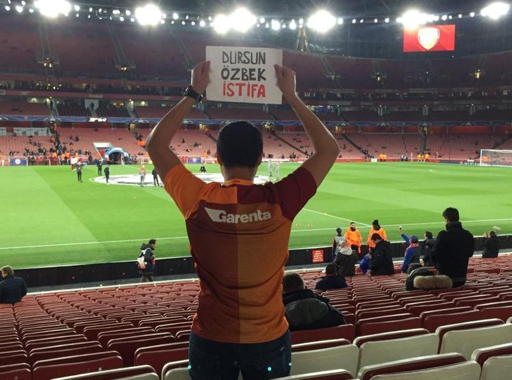 Arsenal maçında istifa çağrısı yapan Galatasaraylı