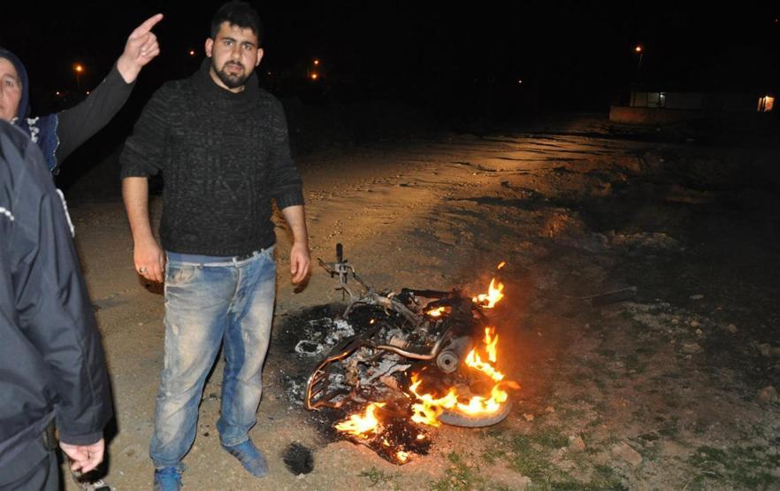 Arkadaşının çalıntı motosikletini yaktı
