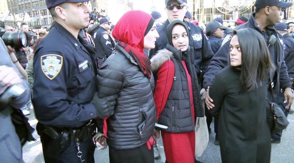 New Yorkta kadınlara kelepçe