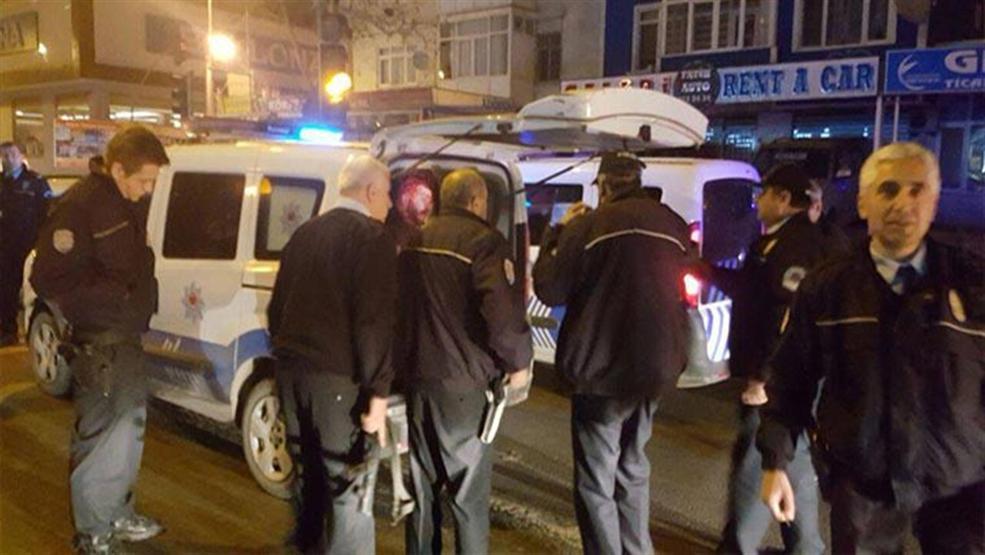 Plakası bantla değiştirilen otomobil polisi alarma geçirdi