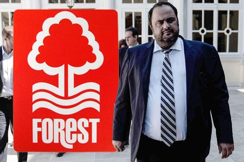 Olympiakos başkanı hışımla soyunma odasına indi