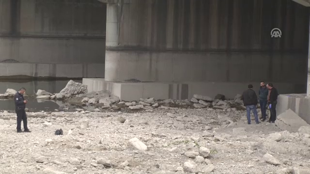 Adanada el bombası bulundu polis alarma geçti.