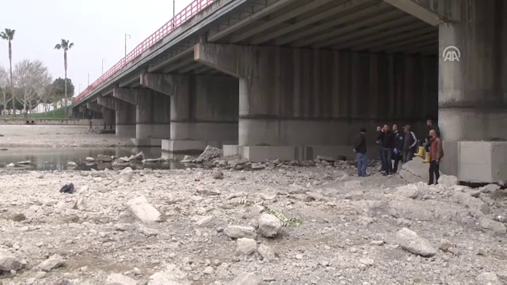 Adanada el bombası bulundu polis alarma geçti.