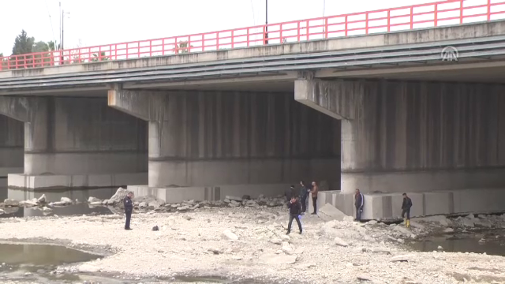 Adanada el bombası bulundu polis alarma geçti.