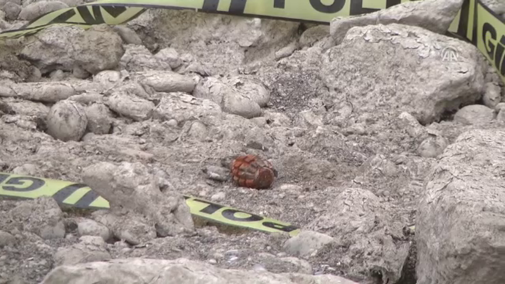 Adanada el bombası bulundu polis alarma geçti.