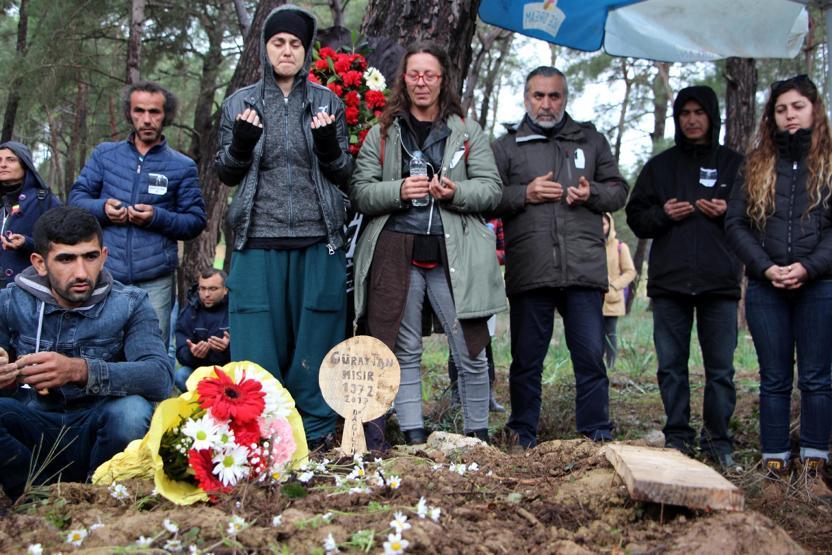 Kadıköyün unutulmaz dövmecisi toprağa verildi