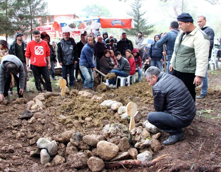 Kadıköyün unutulmaz dövmecisi toprağa verildi