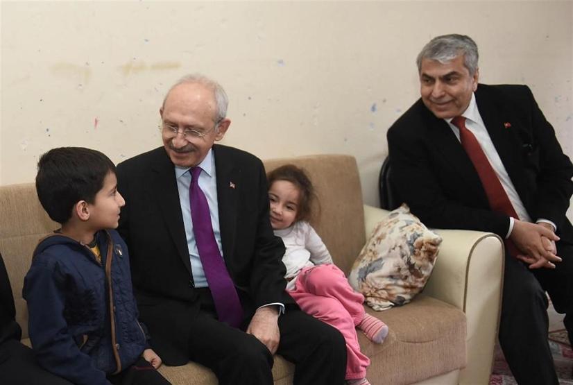 Kılıçdaroğlu kendisine mektup yazan çocuğu ziyaret etti