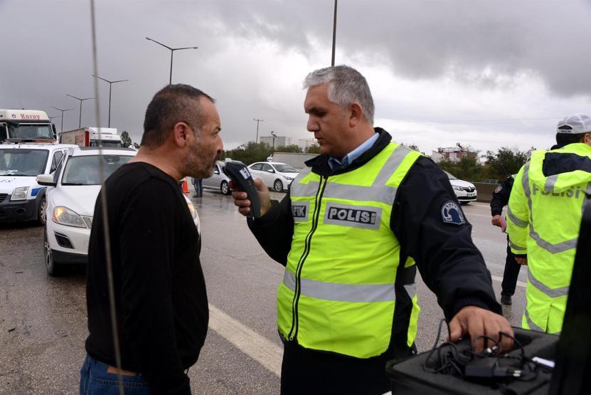 Polis telsizden duyup olay yerine gidince babasının öldüğünü öğrendi