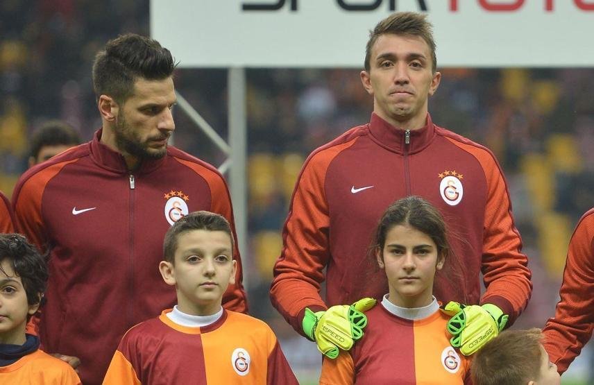 Arenada 2 dakikada 2 penaltı