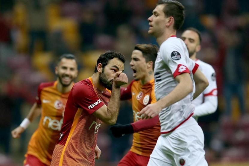Arenada 2 dakikada 2 penaltı