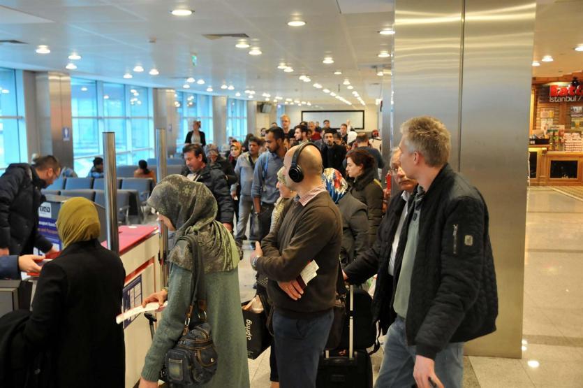 Amsterdama giden Türk yolculardan Hollandaya tepki