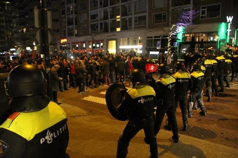 Hollanda polisinin saldırdığı kişi Hollanda askeriymiş