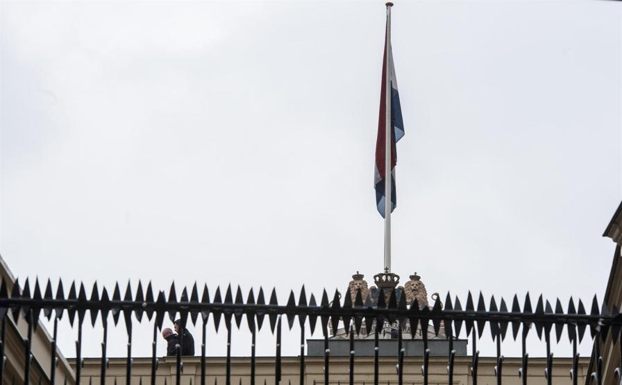 Hollanda Başkonsolosluğu çatısında inceleme