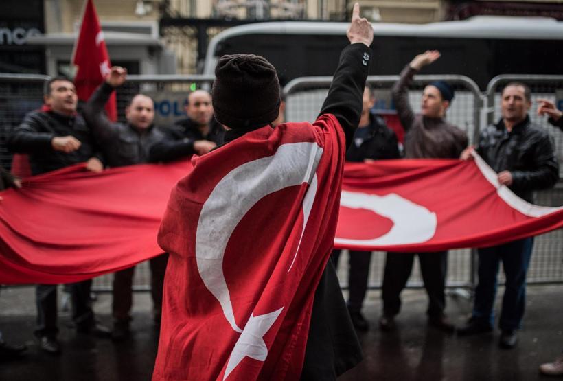 Hollanda Başkonsolosluğu çatısında inceleme