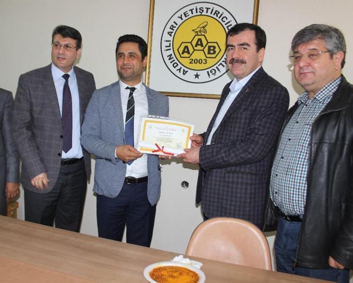 Canan Karatay bu kez balcıları kızdırdı: Sözde bilim adamı, sözde doktor
