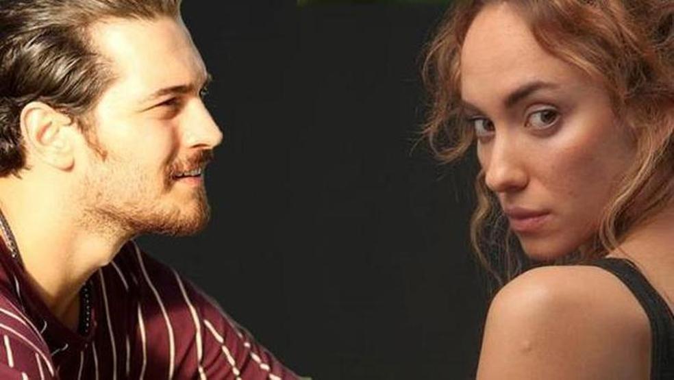 Çağatay Ulusoy sevgilisiyle ilk kez böyle görüntülendi