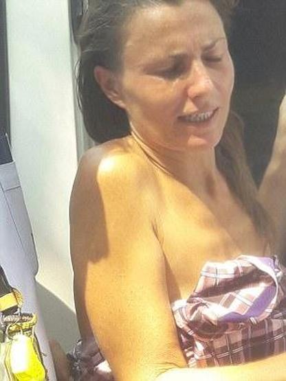 Kadın turist sokakta çırılçıplak dolaşırken bulundu