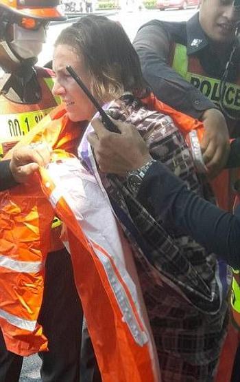 Kadın turist sokakta çırılçıplak dolaşırken bulundu