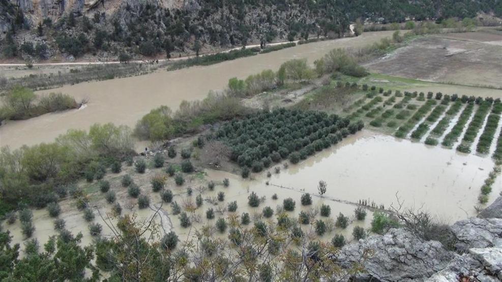 Göksu taşkını geriliyor: Biraz daha artsaydı sular şehri de basacaktı