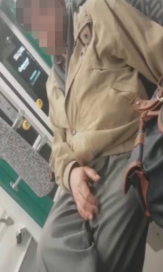 Konyada tramvayda kabaklı taciz