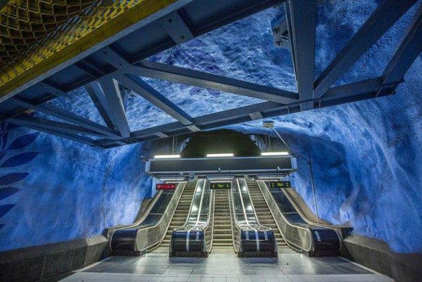 Film seti veya sergi salonu değil, metro istasyonu