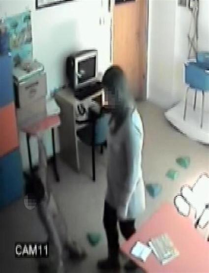 Otizmli öğrenciye öğretmen şiddeti kamerada