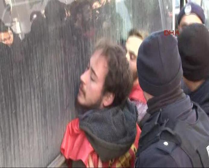 Ankarada Hayır bildirisi dağıtan 11 kişi gözaltına alındı