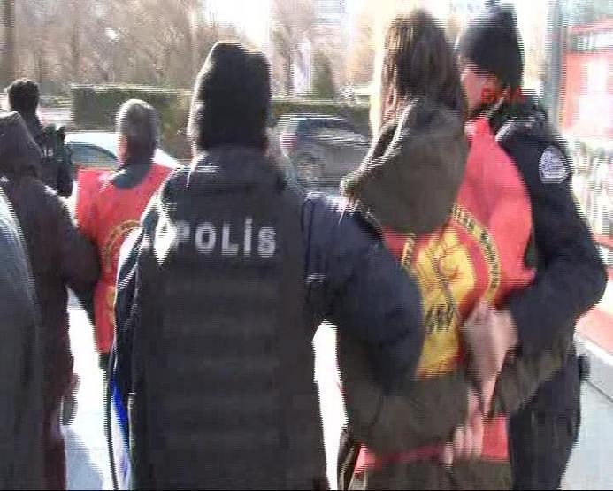 Ankarada Hayır bildirisi dağıtan 11 kişi gözaltına alındı
