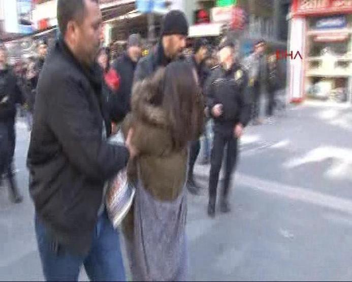 Ankarada Hayır bildirisi dağıtan 11 kişi gözaltına alındı