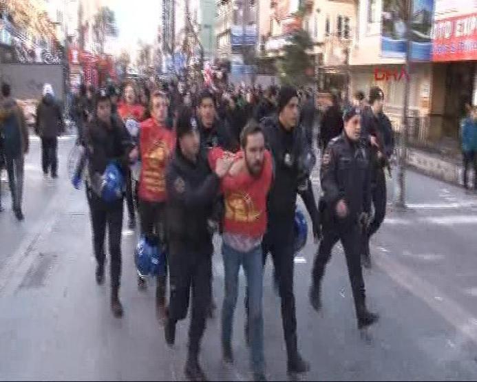 Ankarada Hayır bildirisi dağıtan 11 kişi gözaltına alındı