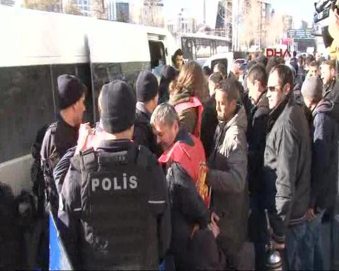 Ankarada Hayır bildirisi dağıtan 11 kişi gözaltına alındı