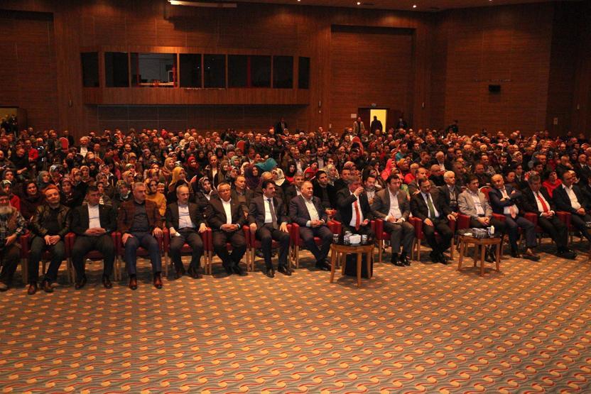 Burhan Kuzu: Gelecek nesiller bizi mezarda yatırmaz