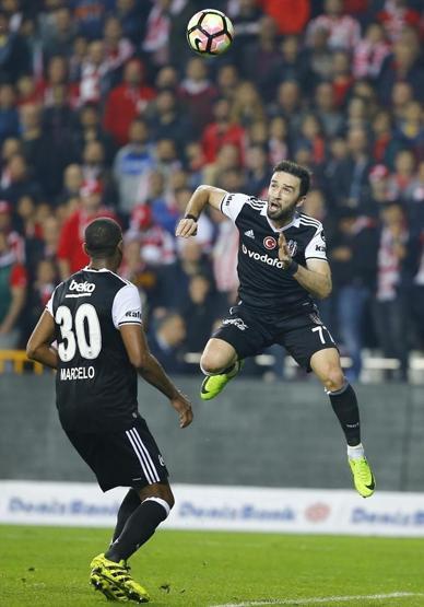 Aboubakara hatalı kırmızı kart / Köşelerde Antalyaspor-Beşiktaş maçı