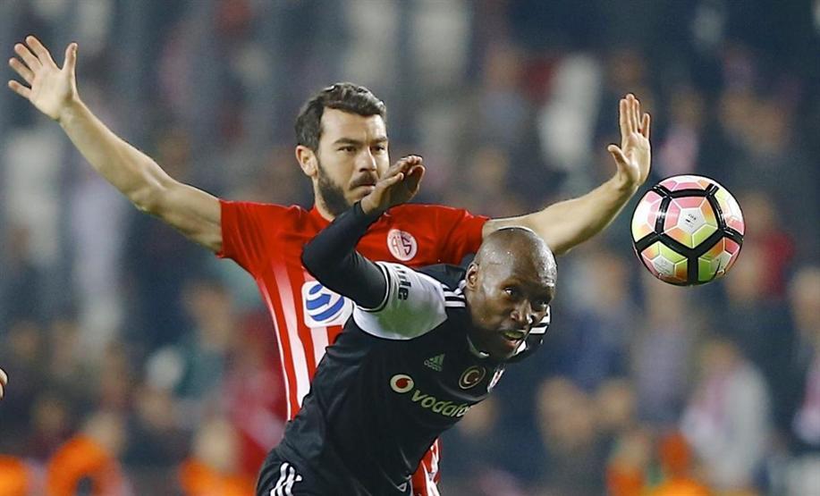 Aboubakara hatalı kırmızı kart / Köşelerde Antalyaspor-Beşiktaş maçı