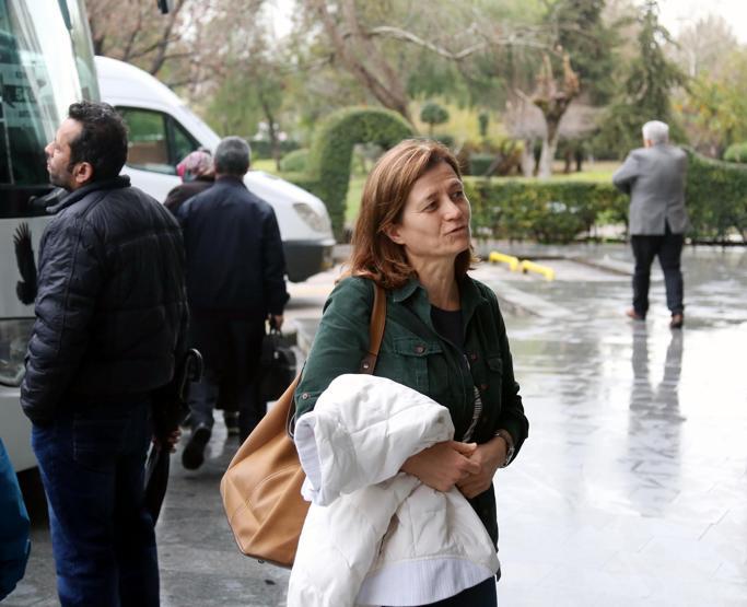Otobüs şoförü, kadın doktoru dağ başında bıraktı
