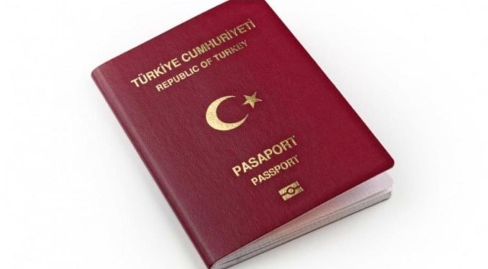 Uçuş sırasında pasaportunu kaybeden adamın başına gelenler