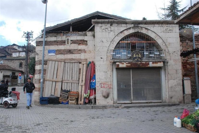 Tokatlı esnaf dededen miras Osmanlı döneminden kalma hanı satışa çıkardı