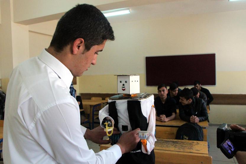 Urfalı öğrenci robot yaptı