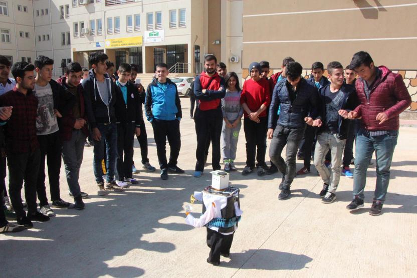 Urfalı öğrenci robot yaptı